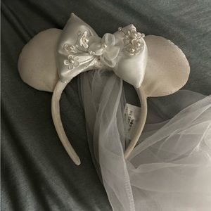Disney official Minnie Mouse wedding veil ears
